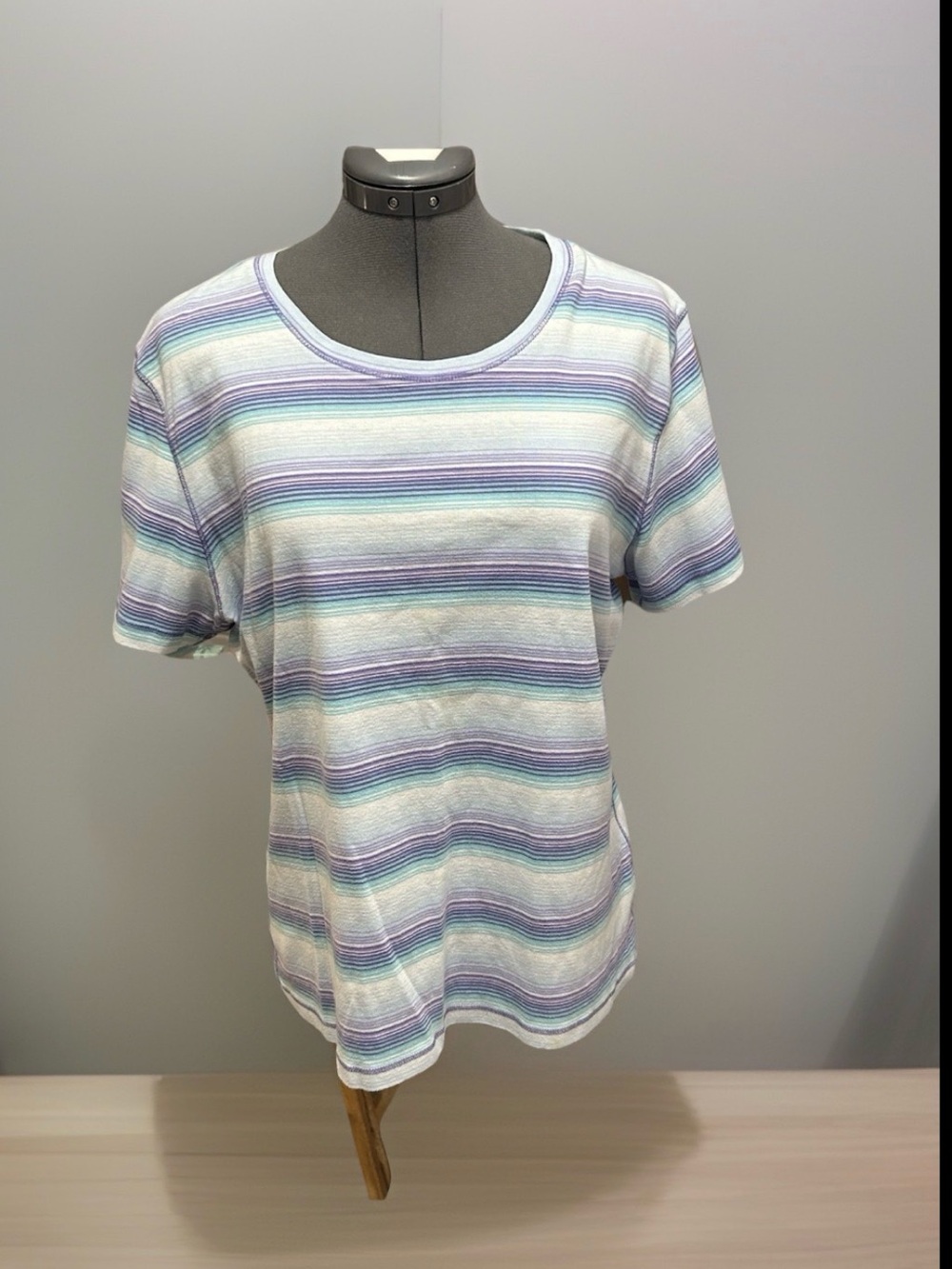 Women’s Shirt By Erika Size XLG.